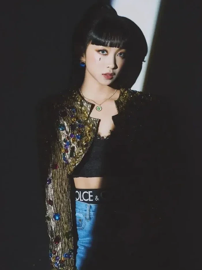 Menjadi salah satu gaya andalan Dita 'SECRET NUMBER', idol K-Pop asal Indonesia ini selalu tampil menawan dengan gaya rambut poni depan!/ Foto: secretnumber.fandom.com