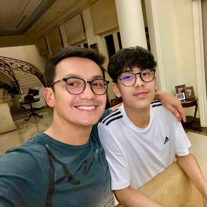 <p>Aghna Khayru Akyela Hardikusumo lahir pada April 2004 silam. Pemuda yang akrab disapa Khayru ini telah berusia 18 tahun. (Foto: Instagram @gunawan_sudrajat_real)</p>