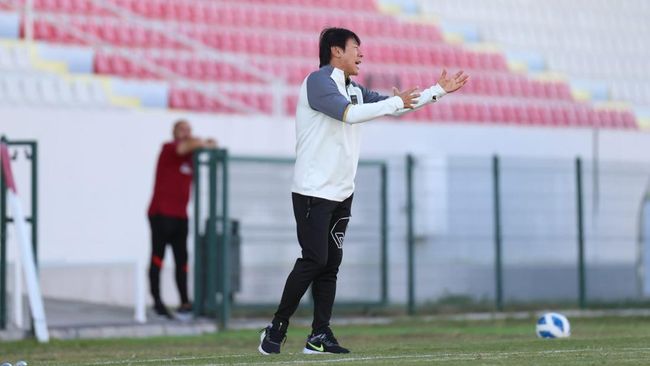 Shin Tae Yong melakukan kegiatan amal di Korea Selatan selama menghabiskan masa libur dari Timnas Indonesia.