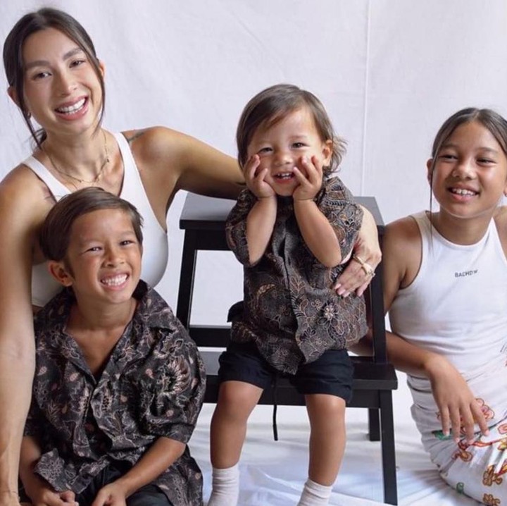 <p>Selamat ulang tahun Kiyomi. Kita doakan semoga Kiyomi sehat selalu ya, Bunda. (Sumber: Instagram @jenniferbachdim)Foto: Instagram@jenniferbachdim</p>