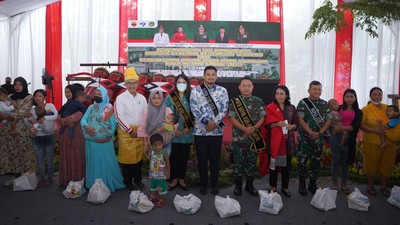 img-title Bobby Nasution Dikukuhkan Jadi Bapak Asuh Anak Stunting
