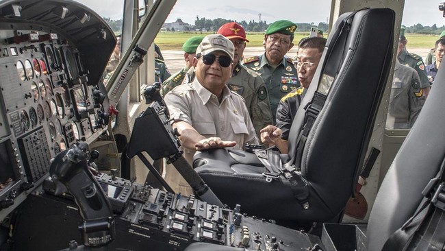 Menhan Prabowo Subianto mengeluhkan birokrasi pencairan anggaran pertahanan yang angkanya masih yang terkecil di Asia.