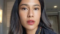 <p>Artis ternama Dian Satro merupakan salah satu alumni dari Universitas Indonesia, Bunda. Ia pun diundang menjadi dosen tamu dan mengajar para adik tingkatnya. (Foto: Instagram: @therealdiansastr)</p>