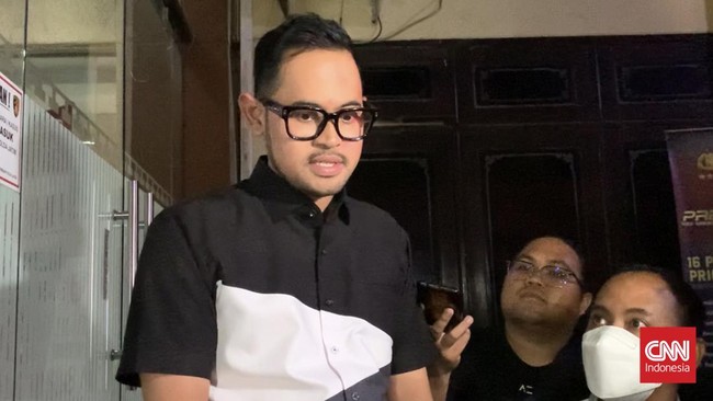 Mantan presiden Arema FC Gilang Widya Pramana tak memungkiri ada goncangan jiwa yang dialami setelah tragedi Kanjuruhan terjadi.