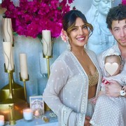 Rayakan Diwali Pertama Bersama Anak, Inilah Gaya Priyanka Chopra dan Nick Jonas