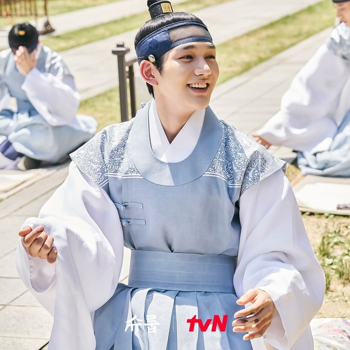 Punya sifat yang suka bikin onar dan ingin cepat-cepat menikah, Pangeran Mu An menjadi anak ke-3 dari raja dan ratu. Karakter ini diperankan oleh aktor rookie bernama Yoon Sang Hyeon, Beauties. /Foto: Instagram/tvn_drama