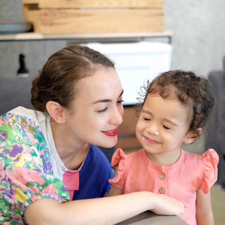 <p>Rianti juga kerap membagikan reels Instagram keseharian sang putri. Beberapa memperlihatkan tingkah Cara Rose yang lucu dan menggemaskan.<br /><br /></p>
