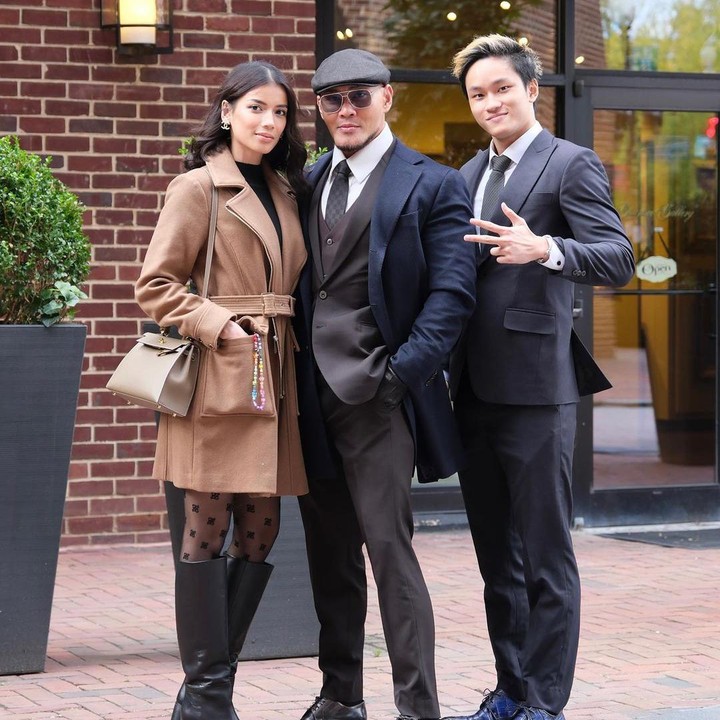 <p>Keluarga Deddy Corbuzier saat ini sedang liburan ke Amerika Serikat, Bunda. Sayangnya, Nada tak bisa ikut karena belum memiliki visa. (Foto: Instagram @sabrinachairunnisa_)<br /><br /><br /></p>