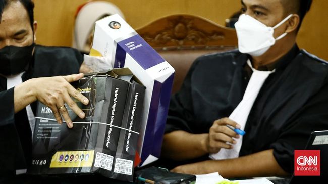 The trial of Hendra Kurniawan, a witness questioned on the modification of the CCTV KM50