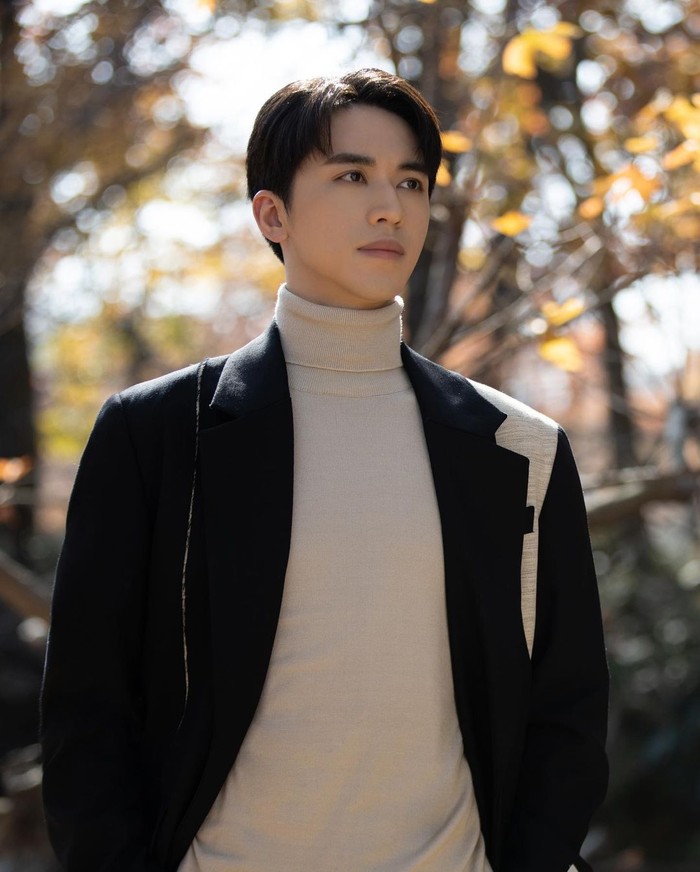 Tidak hanya memukau dalam bakat akting, Timmy Xu juga seorang penyanyi dan penulis lagu profesional. Dia juga artis pertama yang mencapai posisi teratas di chart China dan Mandarin di Billboard China dalam minggu yang sama./ Foto: Instagram.com.timmyxu