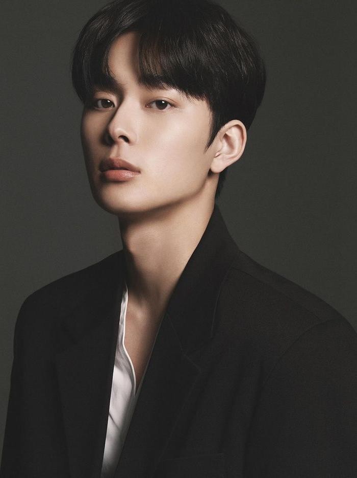 Yoo Seon Ho merupakan idol sekaligus aktor rookie yang lahir di Incheon, Korea Selatan, pada tanggal 28 Januari 2002./ Foto: instagram.com/official_yooseonho