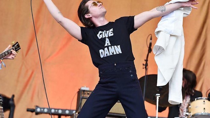 Artic Monkeys Akan ke Jakarta Simak 5 Gaya Fashion Ikonis dari Alex Turner, Mana Favoritmu?
