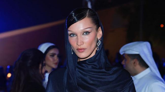 Bella Hadid Shares Her Struggle with Lyme Disease and Its Symptoms: A Comprehensive Guide