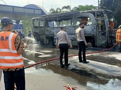 Laptop-Kamera DSLR Turut Ludes di Dalam Bus Terbakar di Exit Tol Menanggal