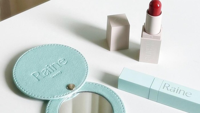 Review Lip Velvet Hydrating Balm & Lipslick Tinted Oil Raine Beauty by Raisa