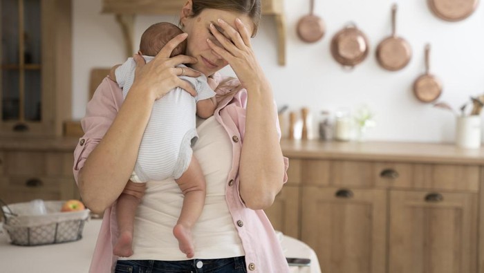 5 Bentuk Dukungan Moril yang Bisa Diberikan untuk Ibu yang Alami Baby Blues