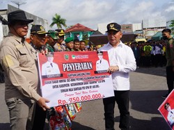 Gubernur Kalteng Pimpin Apel dan Serahkan Bansos untuk Korban Banjir