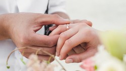Dulu Bangga Anak Nikahi Wanita 41 Tahun, Kini Ibunda Menyesal
