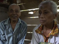 Kisah Pasutri Renta Hidup Sebatang Kara di Gubuk Tengah Hutan, Yuk Bantu!