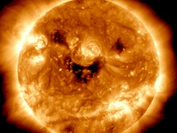 Foto Matahari Tersenyum Lucu Dirilis, Ini Penjelasan NASA