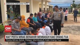 VIDEO: Pesta Miras Berakhir Membasuh Kaki Orang Tua