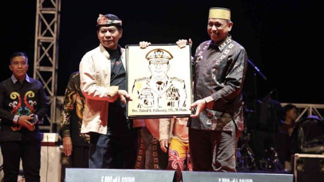 Saya bersyukur, berterima kasih, kita bisa hadir di malam pembukaan Benuanta fest 2K22 malam hiburan dan pameran pembangunan untuk masyarakat Kaltara.