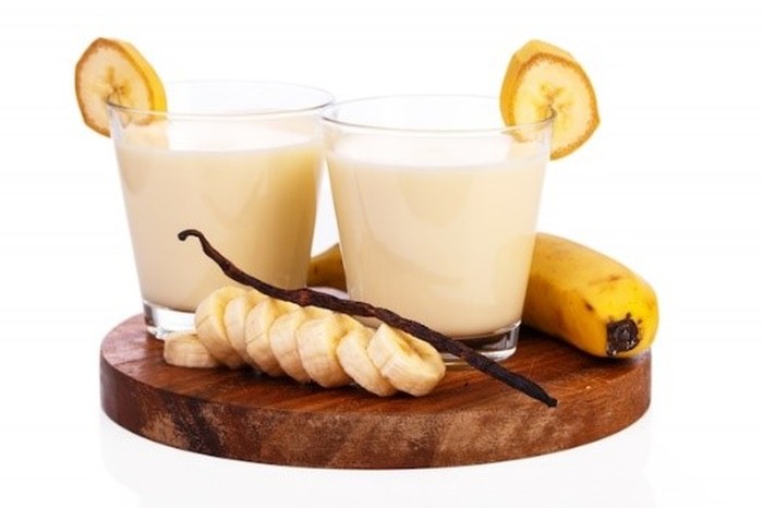 Pisang dan Susu memiliki protein yang sangat tinggi membuat tubuh sulit untuk mencernanya