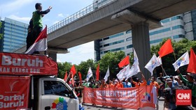Buruh Demo Tuntut Menkes-Kepala BPOM Dicopot Imbas Kasus Ginjal Akut