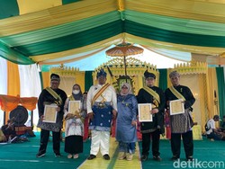 4 Tokoh Masyarakat di Medan Terima Gelar Adat Resam Melayu