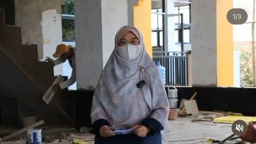 img-title 7 Potret Kabar Terbaru Teh Ninih Usai Diceraikan Aa Gym, Jualan Buku Doa