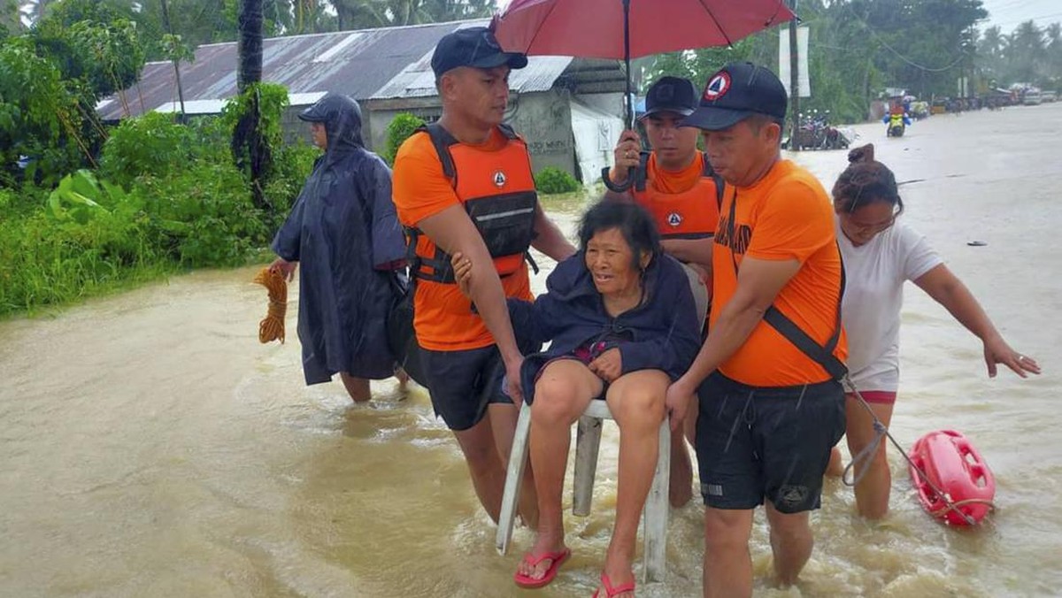 FOTO: Amuk Badai Nalgae di Filipina Tewaskan 72 Orang
