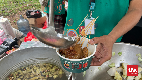Tak Cuma Bumbu Kacang-Kecap, Cicipin Juga Sate Kuah Full Rempah
