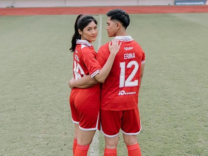 7 Foto Kaesang Prewed Romantis dengan Erina di Stadion Manahan, Banjir Komentar Kocak