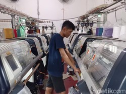 Kala Mesin Digital Menggeser Perajut di Kampung Rajut Binong Jati