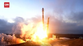 VIDEO: SpaceX Luncurkan 53 Satelit Starlink ke Luar Angkasa