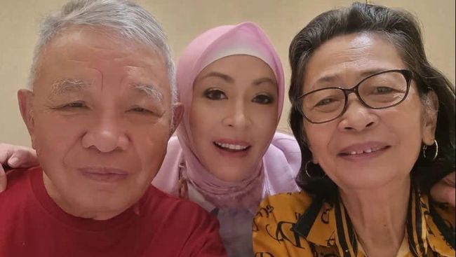Terpopuler Ayah Angelina Sondakh Meninggal Hingga Dewi Perssik Akan 