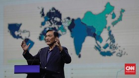 Luhut Yakin RI Bakal Setop Impor Bahan Bakar Fosil pada 2045