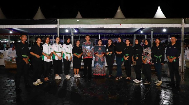 Wagub Yansen Serukan Warga untuk Jaga Keberagaman Malinau Pada HUT ke-23 Kabupaten Malinau, Kalimantan Utara, Wagub Yansen TP mengajak warga menjaga keberagaman dan keindahan Malinau.