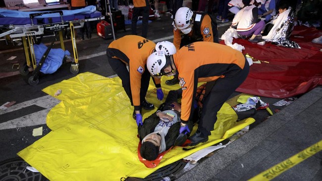 Trio warga asing dikabarkan telah menjadi penyelamat lebih dari 30 orang dalam Tragedi Halloween di distrik Itaewon, Korea Selatan, Sabtu (30/10) lalu.