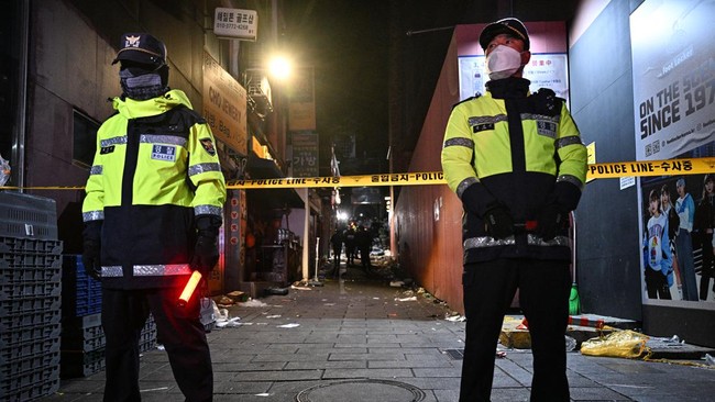 Presiden Korea Selatan Yoon Suk Yeol mengamuk setelah mengetahui polisi lalai dalam menangani laporan soal tragedi pesta Halloween di Itaewon, Sabtu (30/10).
