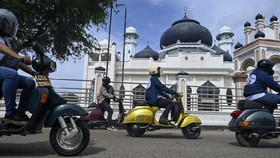 FOTO: Komunitas Tumpah Ruah di Aceh Vespa Festival 2022