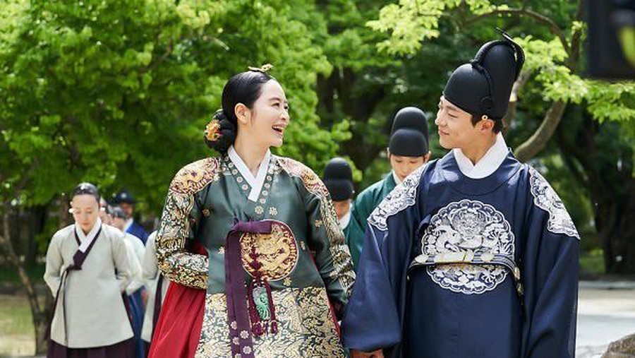 Bae In Hyuk di drama Korea Under the Queen's Umbrella