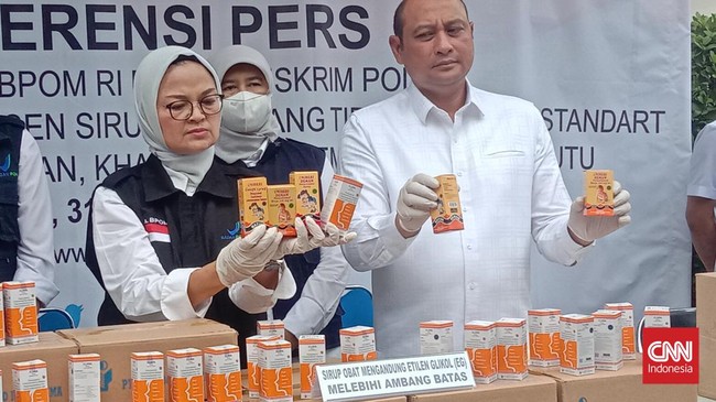 190 Anak Meninggal, Belum Ada Tersangka Kasus Gagal Ginjal Akut Gagal ginjal akut di Indonesia mencapai 323 kasus, 190 anak di antaranya meninggal dunia. Namun, belum ada tersangka dalam kasus ini.