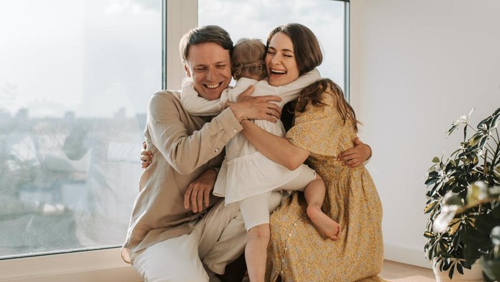 Tak Hanya Fisik, Orangtua juga Perlu Menjaga Kesehatan Mental Anak, Begini Caranya!