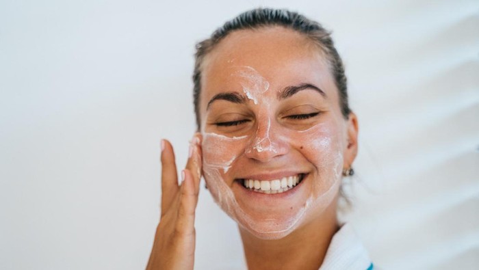 Atasi Kulit Kering pada Malam Hari dengan 5 Sleeping Mask dari Brand Lokal Berikut! Atasi Kulit Kering pada Malam Hari dengan 5 Sleeping Mask dari Brand Lokal Berikut!