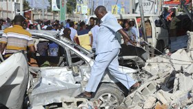 FOTO: Horor Bom Mobil Hantam Kemdikbud Somalia, 100 Orang Tewas