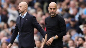 img-title Juara Carabao Cup, MU Disindir Telak Guardiola