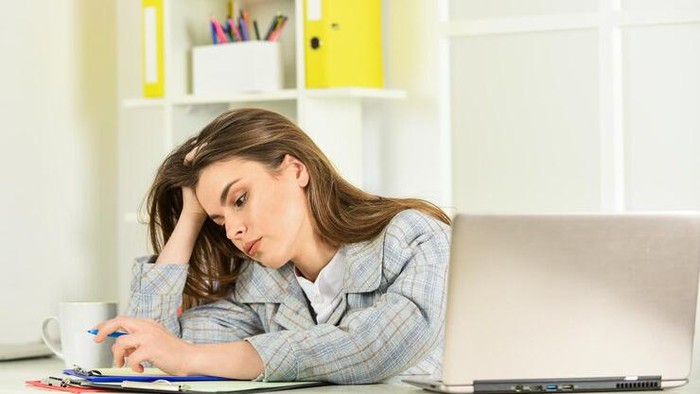 Sekilas Serupa, Kenali Perbedaan Burnout vs Malas!