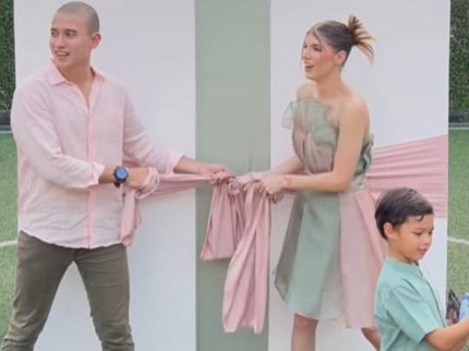 7 Potret Keseruan Gender Reveal Mikaila Patritz, Suami Harus Push Up karena Salah Tebak