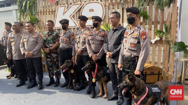 Polda Metro memiliki 30 ekor K9 dengan berbagai kemampuan. Mulai dari mendeteksi bahan peledak hingga mendeteksi narkoba.